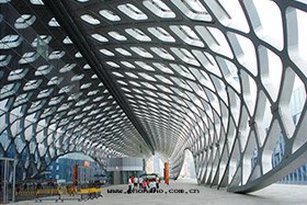 夏日(rì)裝(zhuāng)飾鋁(lǚ)天(tiān)花(huā)要注意(yì)的(de)幾(jǐ)大(dà)點(diǎn)