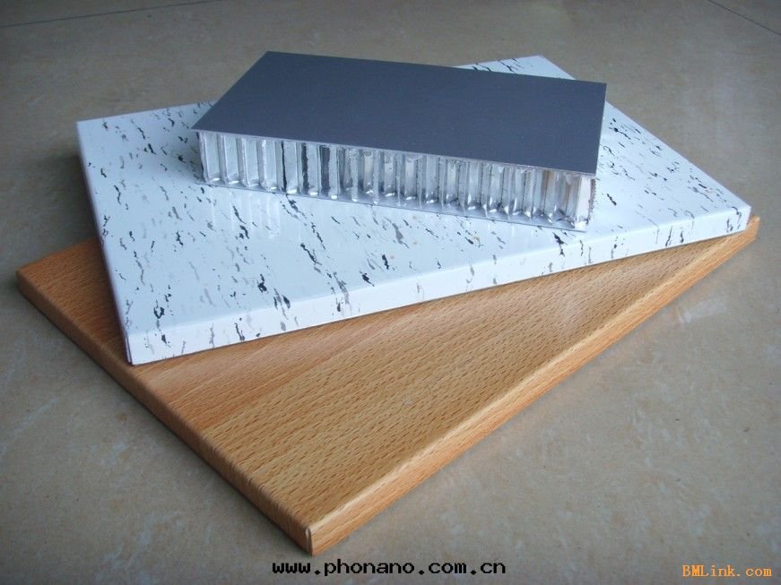 簡述鋁(lǚ)蜂窩闆夾层(céng)結構的(de)破壞模式 簡述鋁(lǚ)蜂窩闆夾层(céng)結構的(de)破壞模式