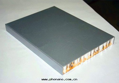 鋁(lǚ)蜂窩闆在(zài)铁(tiě)路(lù)上(shàng)的(de)應(yìng)用(yòng)