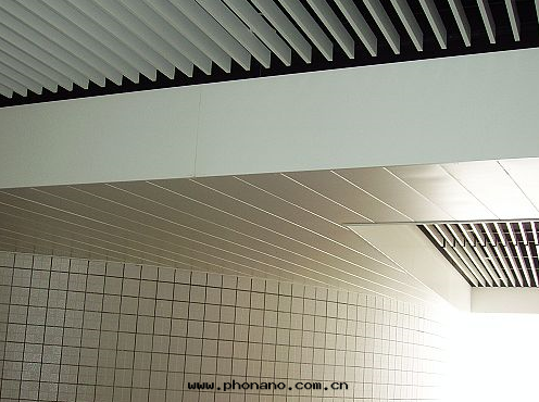 鋁(lǚ)蜂窩闆在(zài)國(guó)內(nèi)外(wài)的(de)發(fà)展概況