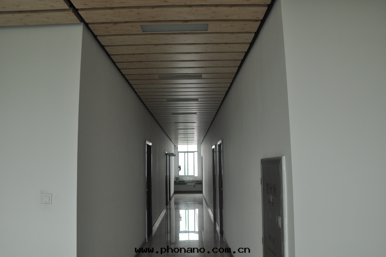 蜂窩鋁(lǚ)闆的(de)各項優勢