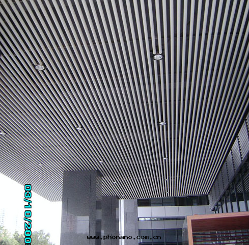 鋁(lǚ)制微孔吸声蜂窩闆