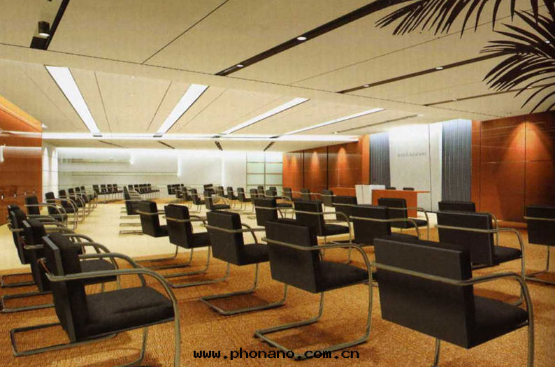 蜂窩鋁(lǚ)闆的(de)簡介