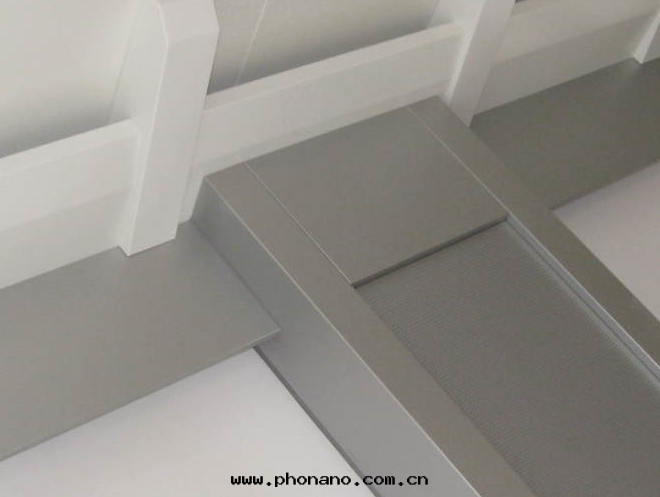 鋁(lǚ)蜂窩闆做隔斷優勢性(xìng)能(néng)