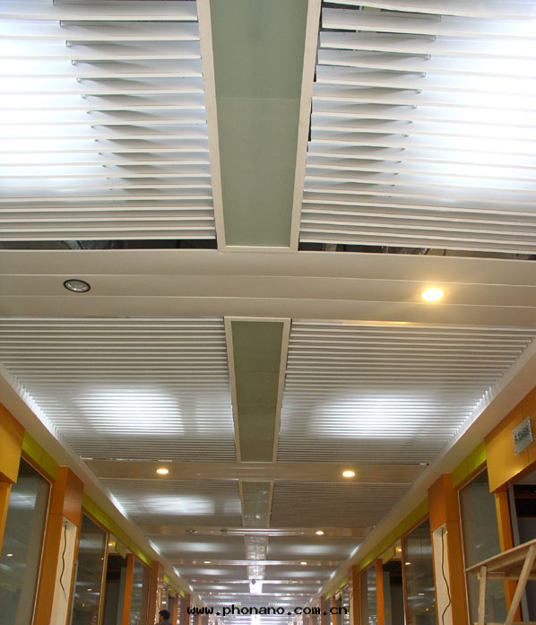 鋁(lǚ)蜂窩闆性(xìng)能(néng)決定(dìng)