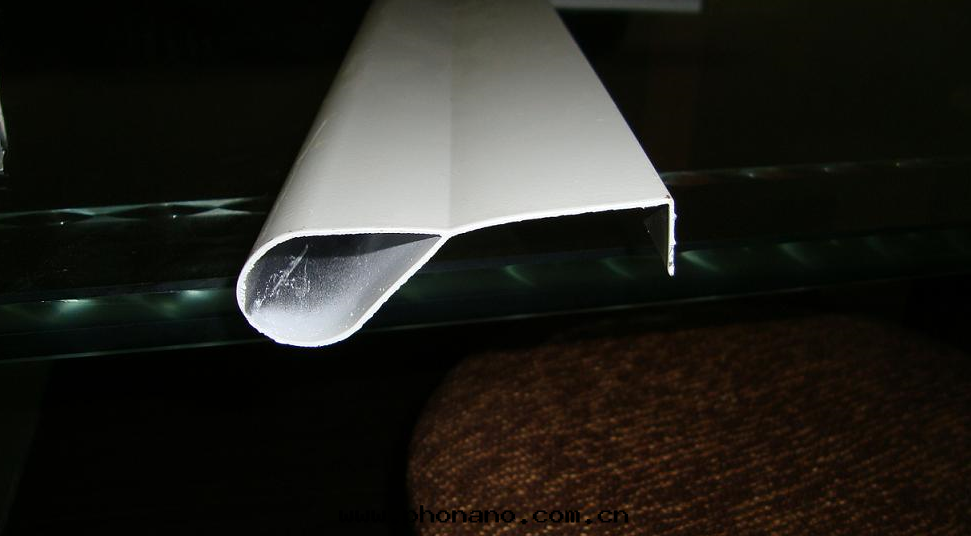 鋁(lǚ)蜂窩闆的(de)科技附加值