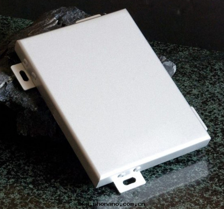 鋁(lǚ)蜂窩闆的(de)選材注意(yì)