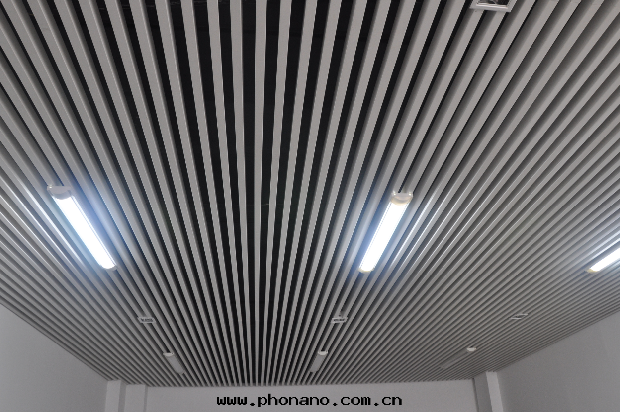 蜂窩鋁(lǚ)闆裝(zhuāng)飾面(miàn)闆