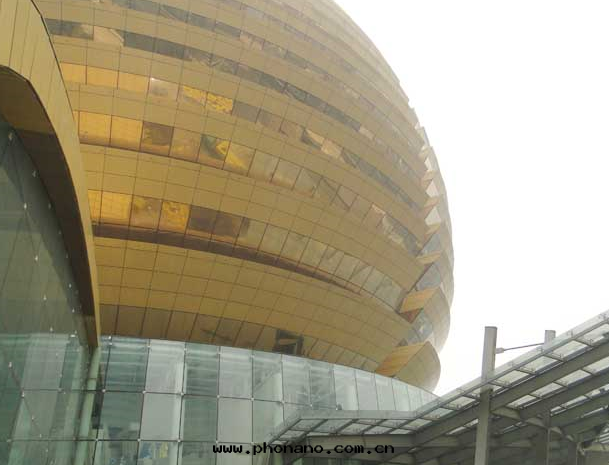 鋁(lǚ)蜂窩闆的(de)材質(zhì)與(yǔ)結構