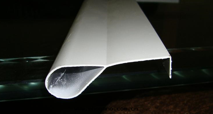 專業的(de)鋁(lǚ)蜂窩闆生(shēng)産廠(chǎng)家(jiā)