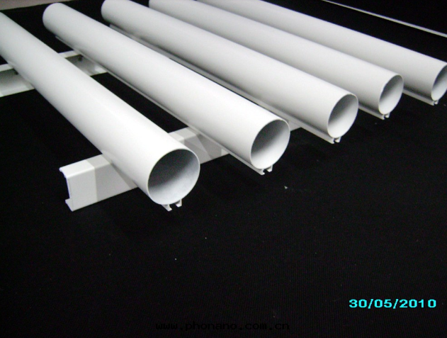 鋁(lǚ)蜂窩闆是(shì)用(yòng)鋁(lǚ)材和(hé)鋁(lǚ)合金(jīn)制成(chéng)的(de)材料