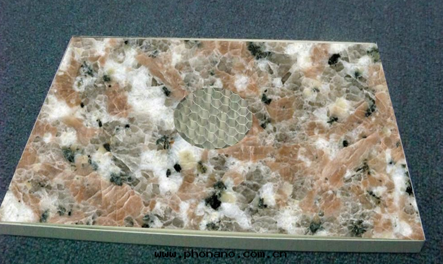 鋁(lǚ)蜂窩闆加工流程中(zhōng)的(de)细(xì)节(jié)問(wèn)題(tí)