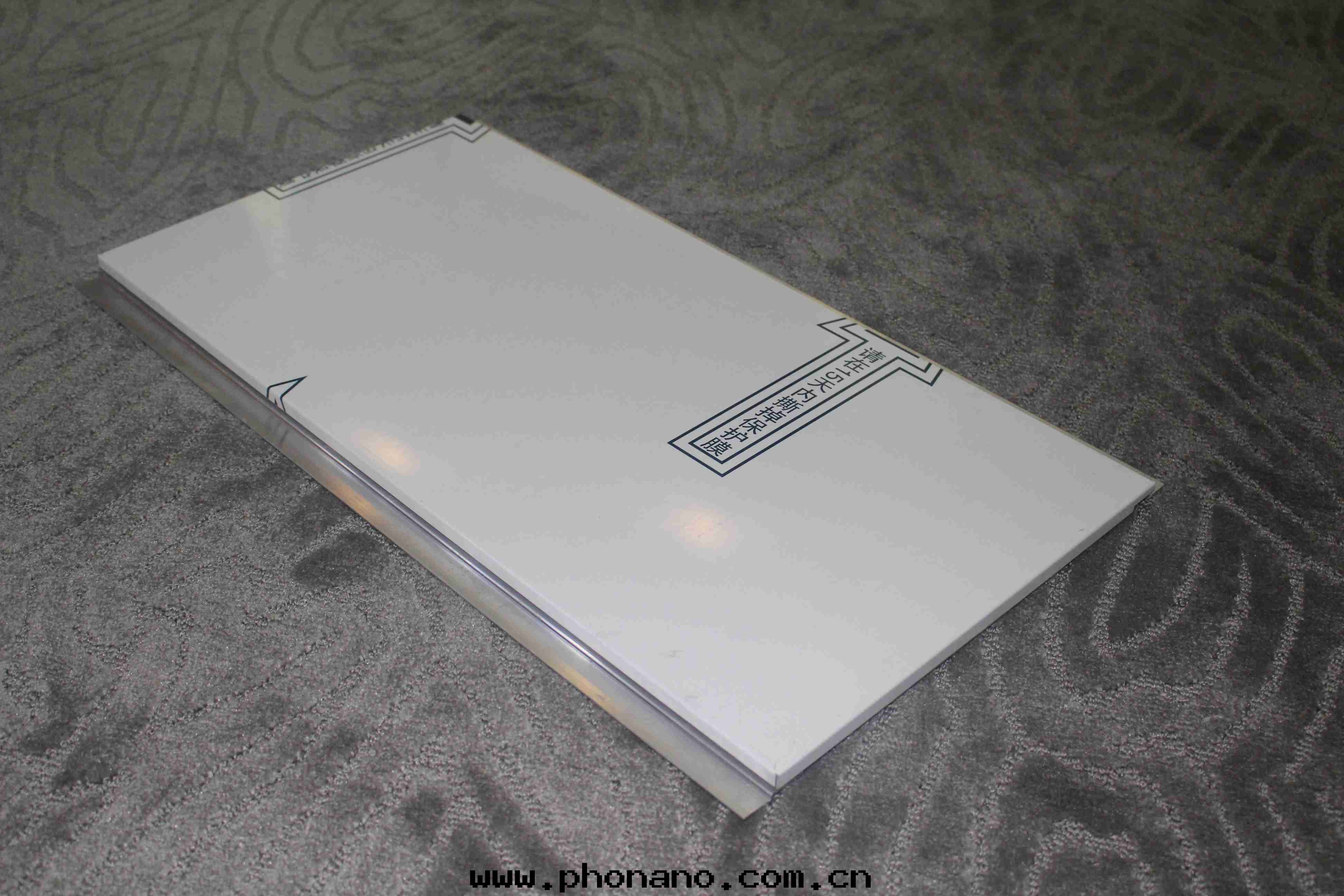 蜂窩材料新(xīn)科技新(xīn)産品鋁(lǚ)蜂窩穿孔吸音(yīn)闆