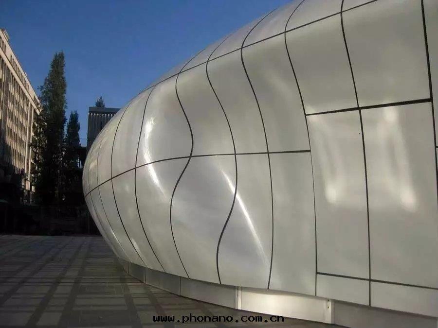 建築裝(zhuāng)修为(wèi)什(shén)麼(me)用(yòng)鋁(lǚ)蜂窩闆