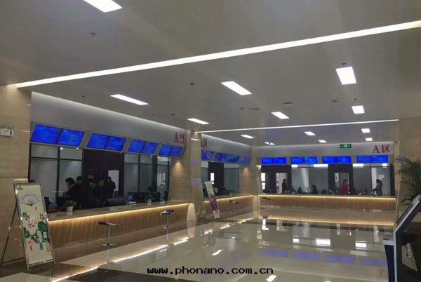 深入(rù)分(fēn)析影響蜂窩鋁(lǚ)闆材性(xìng)能(néng)的(de)因(yīn)素