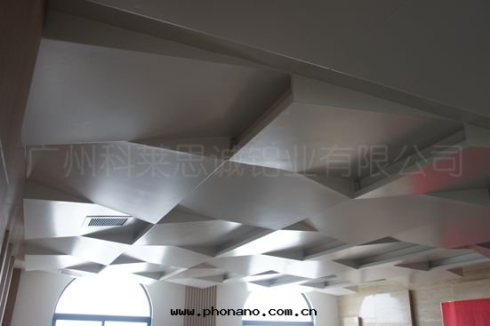 异(yì)形鋁(lǚ)單闆