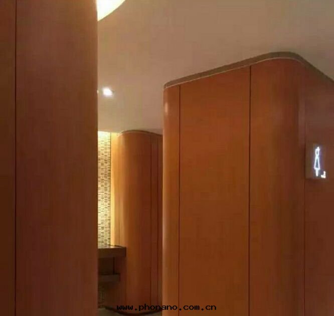 鋁(lǚ)蜂窩闆衛生(shēng)間(jiān)隔斷