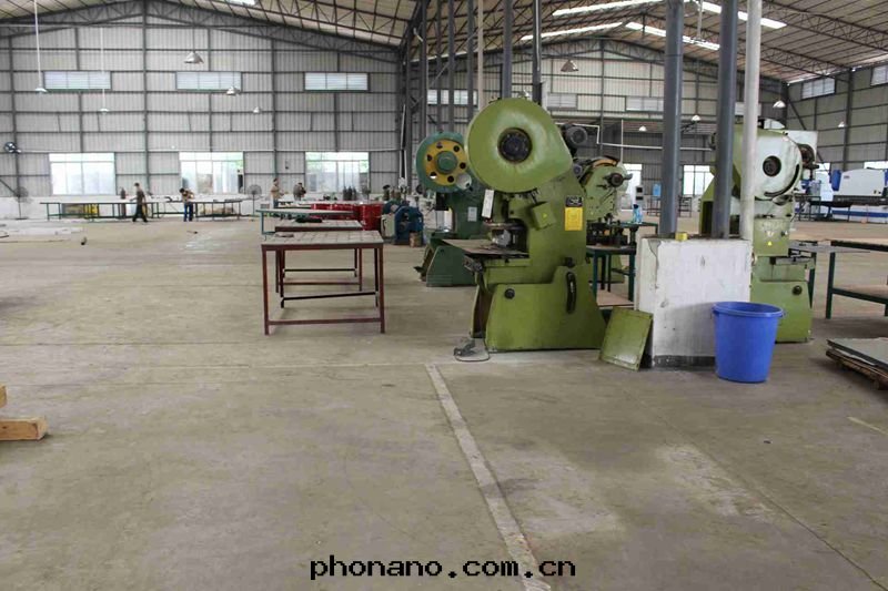 鋁(lǚ)型材組裝(zhuāng)車間(jiān) 鋁(lǚ)型材組裝(zhuāng)車間(jiān)