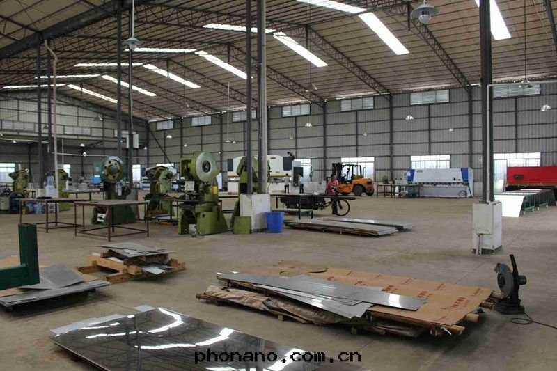 鋁(lǚ)型材組裝(zhuāng)車間(jiān) 鋁(lǚ)型材組裝(zhuāng)車間(jiān)