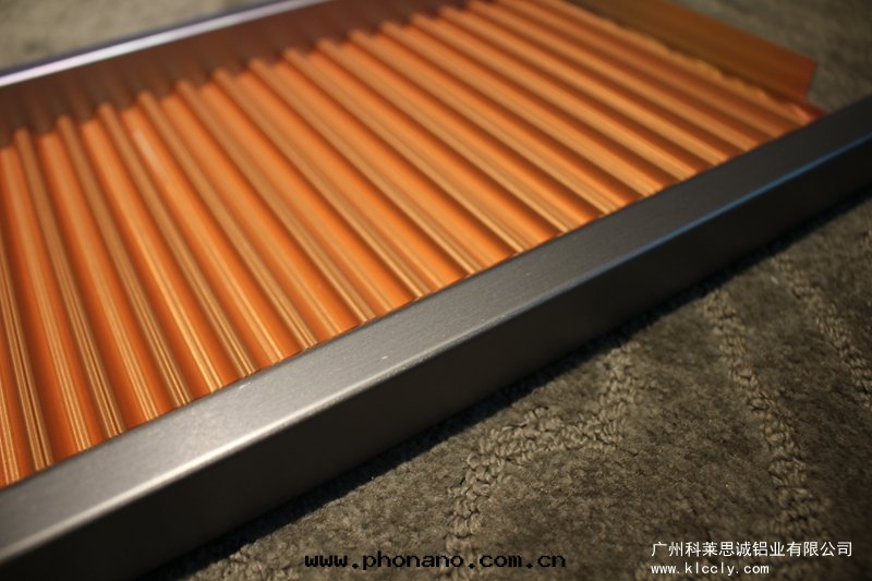 勾搭式鋁(lǚ)瓦(wǎ)楞闆 